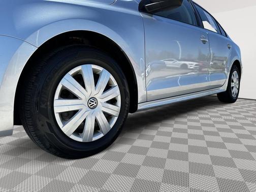 Reflex Silver Metallic 2014 Volkswagen Jetta Auto S