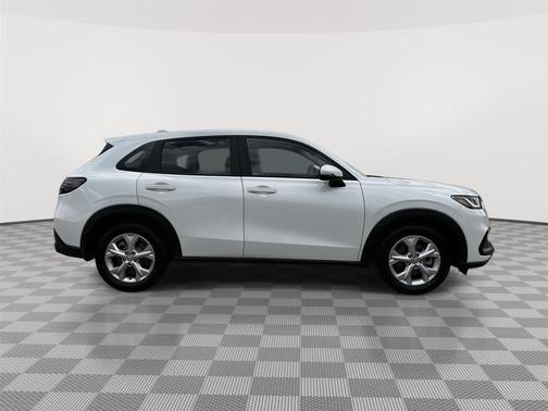 Platinum White Pearl 2023 Honda HR-V LX