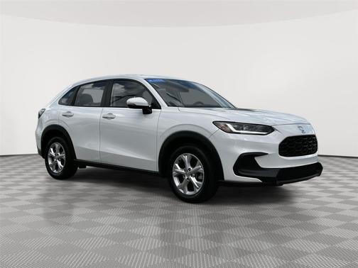 Platinum White Pearl 2023 Honda HR-V LX