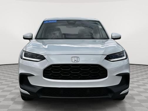 Platinum White Pearl 2023 Honda HR-V LX