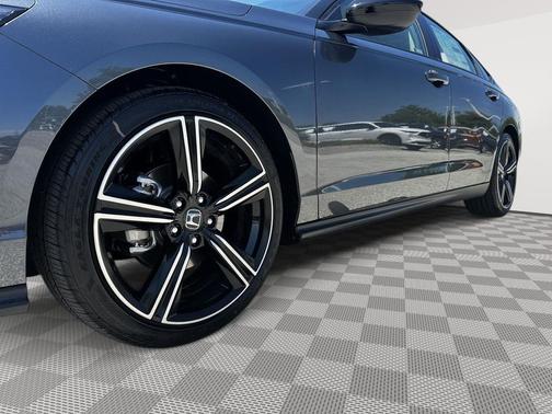 Meteorite Gray Metallic 2026 Honda Accord SE