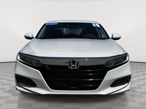 Platinum White Pearl 2019 Honda Accord LX