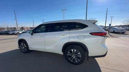 2020 Toyota Highlander Hybrid XLE