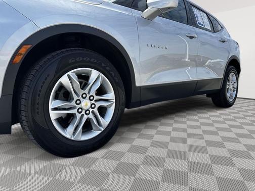 Silver Ice Metallic 2019 Chevrolet Blazer 3LT