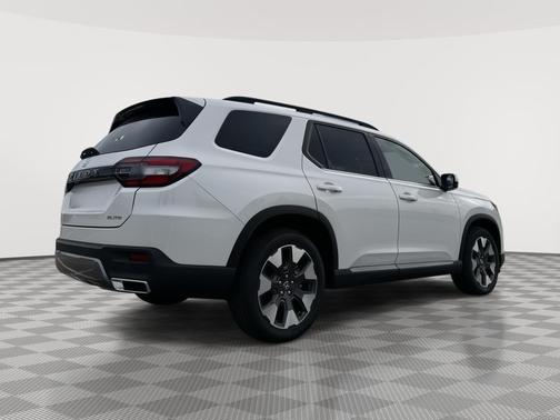 Platinum White Pearl 2026 Honda Pilot Elite