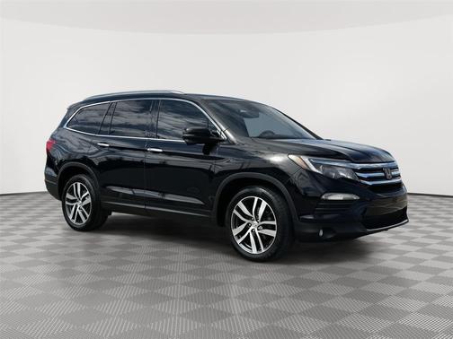 Crystal Black Pearl 2017 Honda Pilot Touring