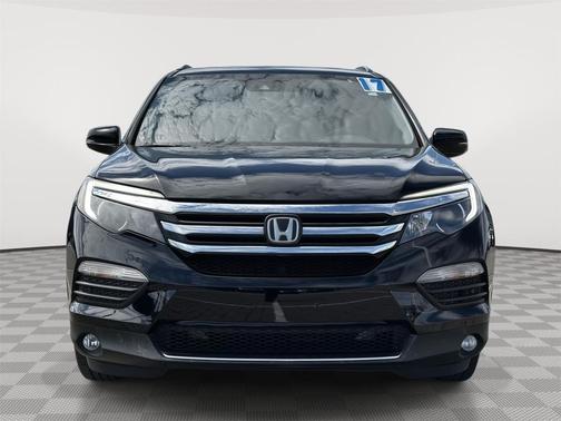 Crystal Black Pearl 2017 Honda Pilot Touring