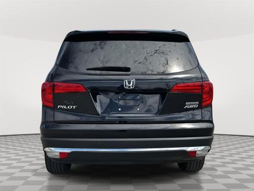 Crystal Black Pearl 2017 Honda Pilot Touring