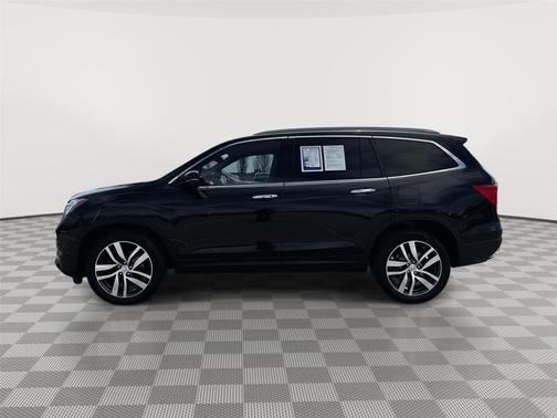 Crystal Black Pearl 2017 Honda Pilot Touring