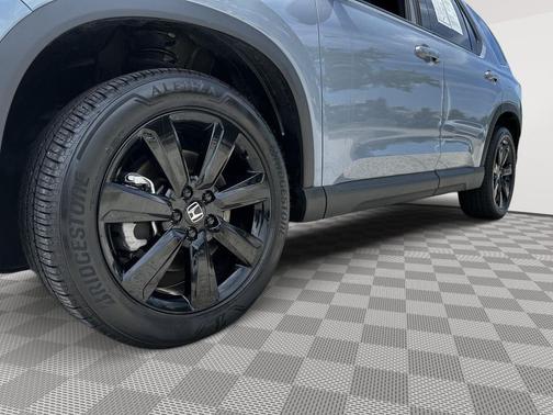 Sonic Gray Pearl 2025 Honda Pilot Black Edition