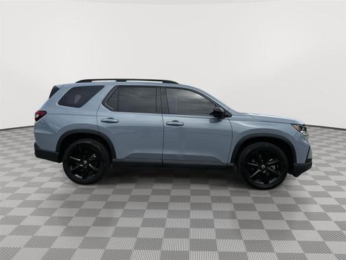 Sonic Gray Pearl 2025 Honda Pilot Black Edition