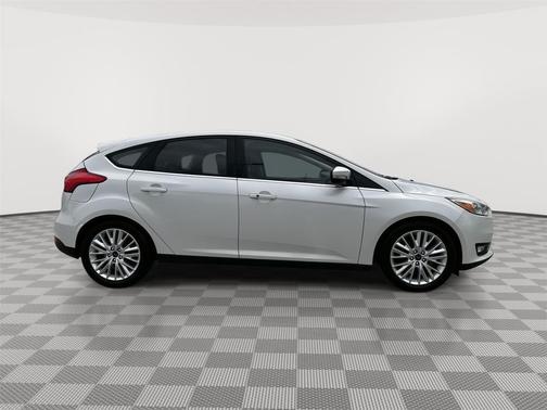 WHITE PLATINUM TRI-COAT 2017 Ford Focus Titanium