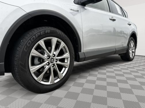 Classic Silver Metallic 2016 Toyota RAV4 Hybrid Limited