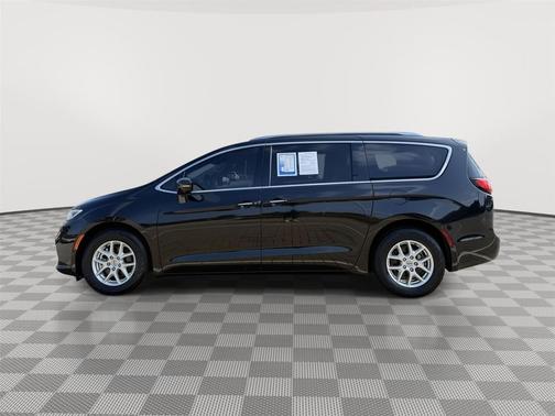Brilliant Black Crystal Pearlcoat 2021 Chrysler Pacifica Touring L