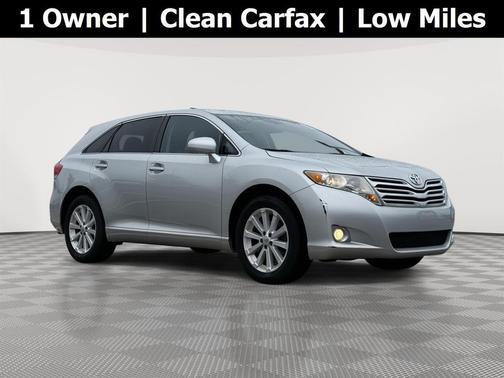 Classic Silver Metallic 2011 Toyota Venza Base