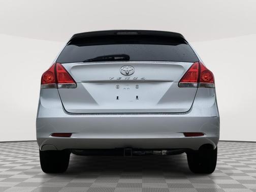 Classic Silver Metallic 2011 Toyota Venza Base