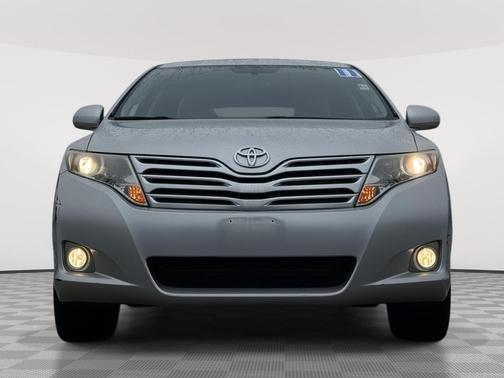 Classic Silver Metallic 2011 Toyota Venza Base
