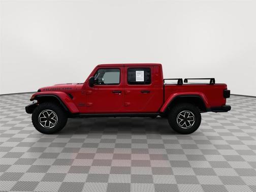 Firecracker Red Clearcoat 2022 Jeep Gladiator Rubicon