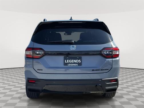 Sonic Gray Pearl 2026 Honda Pilot Black Edition