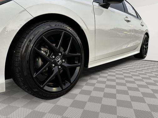 Platinum White Pearl 2025 Honda Civic Sport