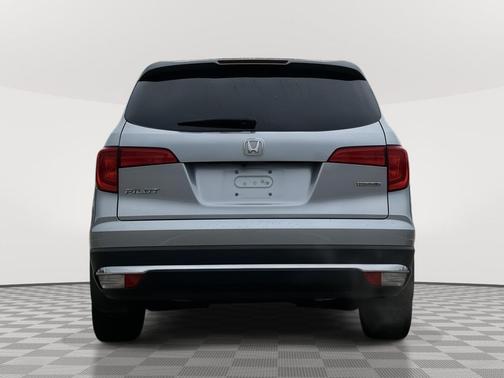 Lunar Silver Metallic 2016 Honda Pilot Touring