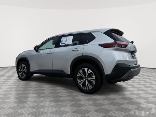 Brilliant Silver Metallic 2021 Nissan Rogue SV