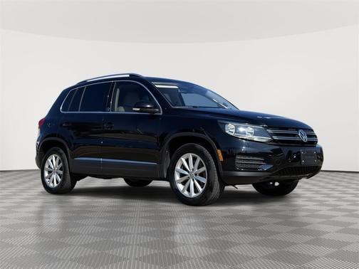 Deep Black Pearl 2017 Volkswagen Tiguan 2.0T Wolfsburg Edition