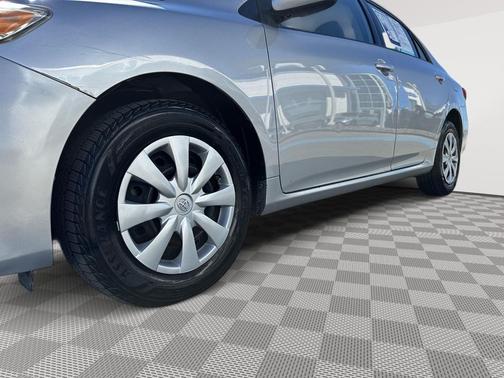 Classic Silver Metallic 2011 Toyota Corolla LE