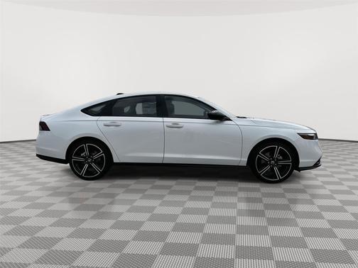 Platinum White Pearl 2026 Honda Accord SE