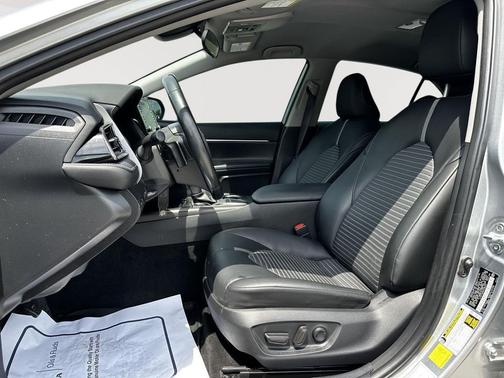 Celestial Silver Metallic 2023 Toyota Camry SE