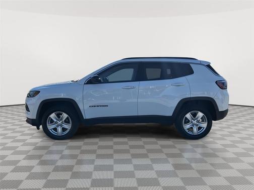 Bright White Clearcoat 2022 Jeep Compass Latitude