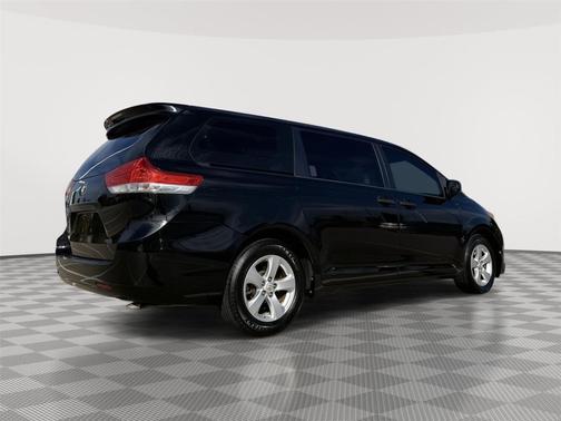 Black 2014 Toyota Sienna L