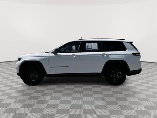 Bright White Clearcoat 2023 Jeep Grand Cherokee L Summit