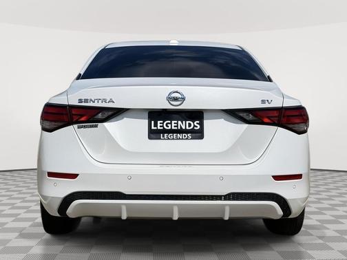 Aspen White Tricoat 2023 Nissan Sentra SV