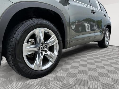 Alumina Jade Metallic 2017 Toyota Highlander Limited