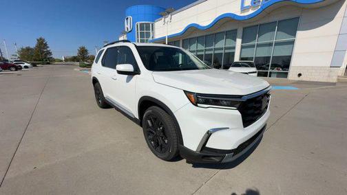 2025 Honda Pilot Touring 8-Passenger