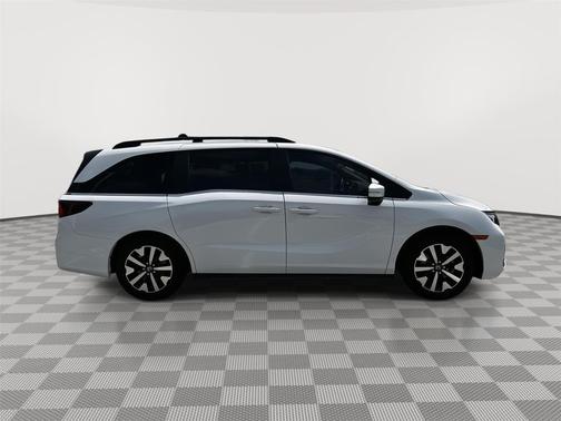 Platinum White Pearl 2026 Honda Odyssey EX-L