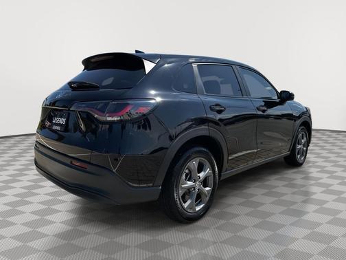 Crystal Black Pearl 2026 Honda HR-V LX