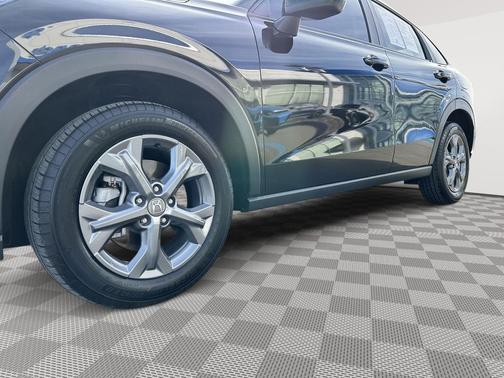 Crystal Black Pearl 2026 Honda HR-V LX