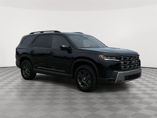 Crystal Black Pearl 2026 Honda Pilot TrailSport