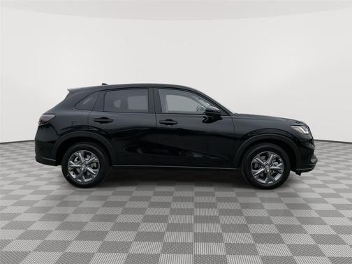 Crystal Black Pearl 2026 Honda HR-V LX