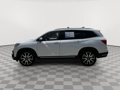 Platinum White Pearl 2021 Honda Pilot Touring 8-Passenger