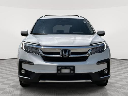 Platinum White Pearl 2021 Honda Pilot Touring 8-Passenger