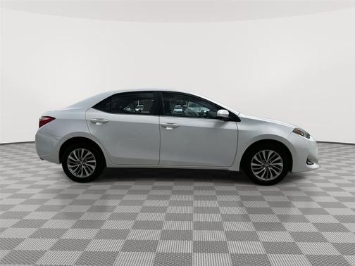 Blizzard Pearl 2017 Toyota Corolla LE ECO