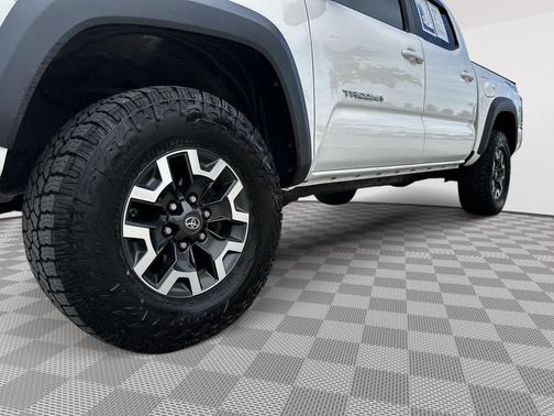 Super White 2017 Toyota Tacoma TRD Off Road