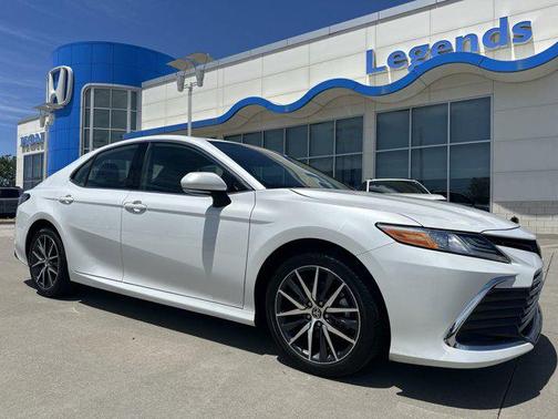 2024 Toyota Camry Hybrid XLE