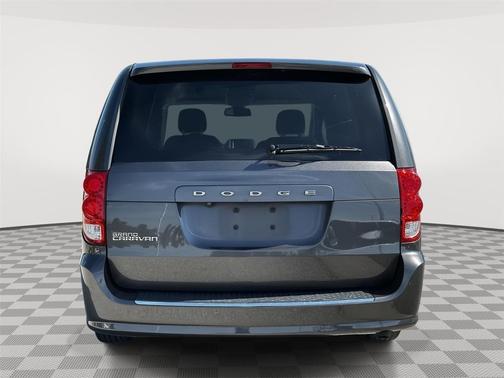 Granite Pearlcoat 2019 Dodge Grand Caravan SE