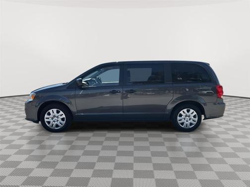 Granite Pearlcoat 2019 Dodge Grand Caravan SE