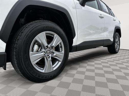 Ice Cap 2025 Toyota RAV4 Hybrid XLE