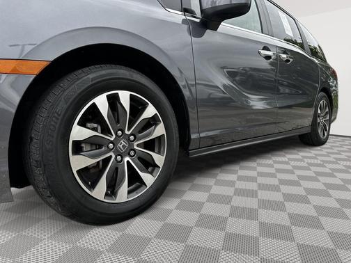 Modern Steel Metallic 2024 Honda Odyssey EX-L